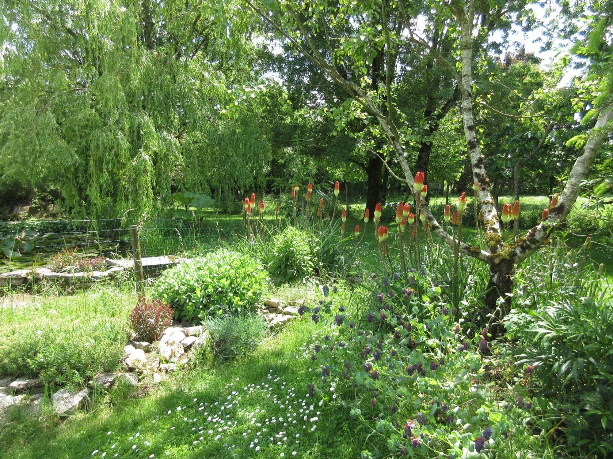 Le Noisetier At Les Hiboux Gites Chef-Boutonne Esterno foto